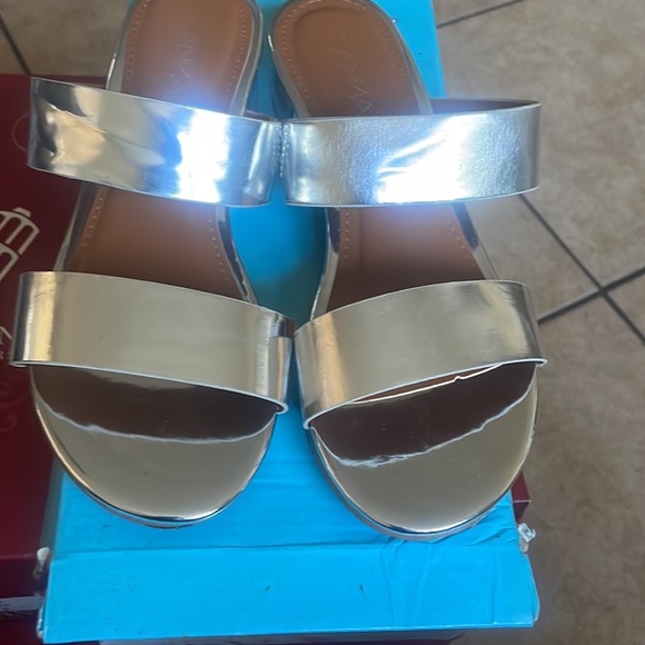 Light weight sandals - Picture 2 of 2